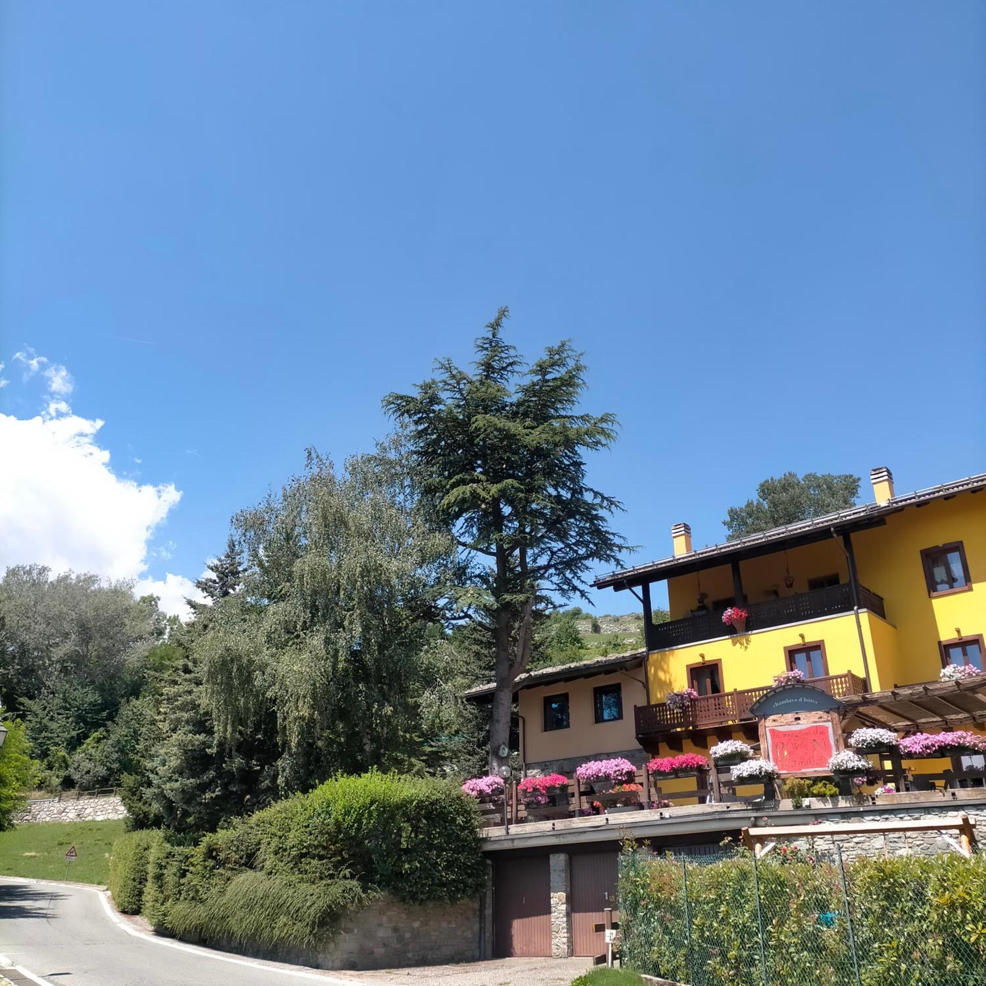 La Maison Du Bon Megnadzo Doues Buitenkant foto